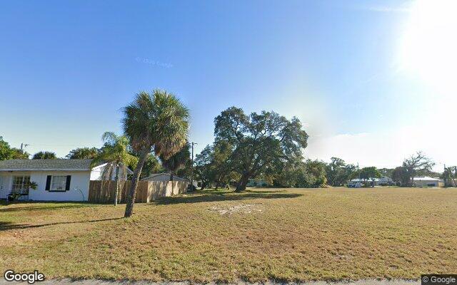 Street view of 305 Herring St
