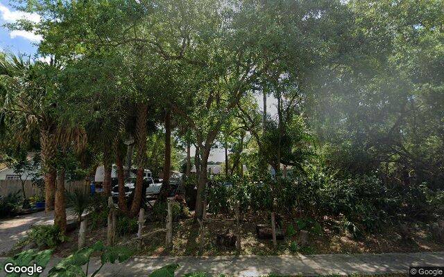 Street view of 934 Salina St