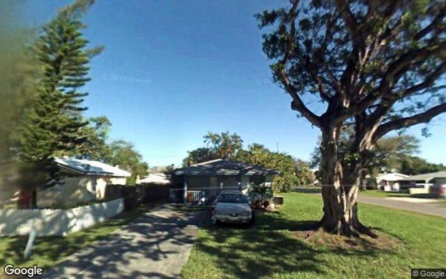 Street view of 1403 SW 27 Ct