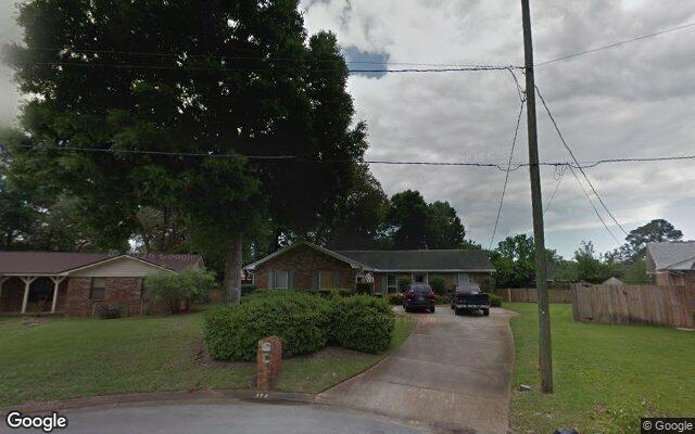 Street view of 352 Arabian Cir