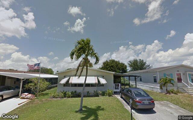 Street view of 6917 SE Delegate St