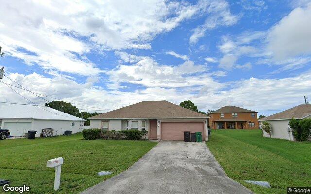 Street view of 425 SW Exmore Ave