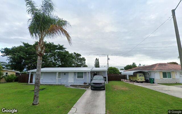 Street view of 116 SE Camino St