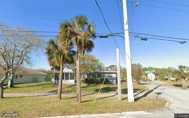 Street view of 2326 S Peninsula Dr